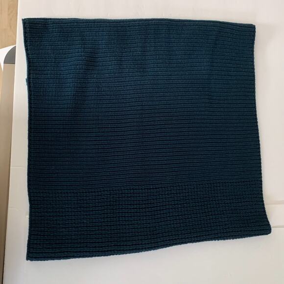 Cabi Chuncky Knit Sweater With detachable Neck Line - Picture 8 of 11